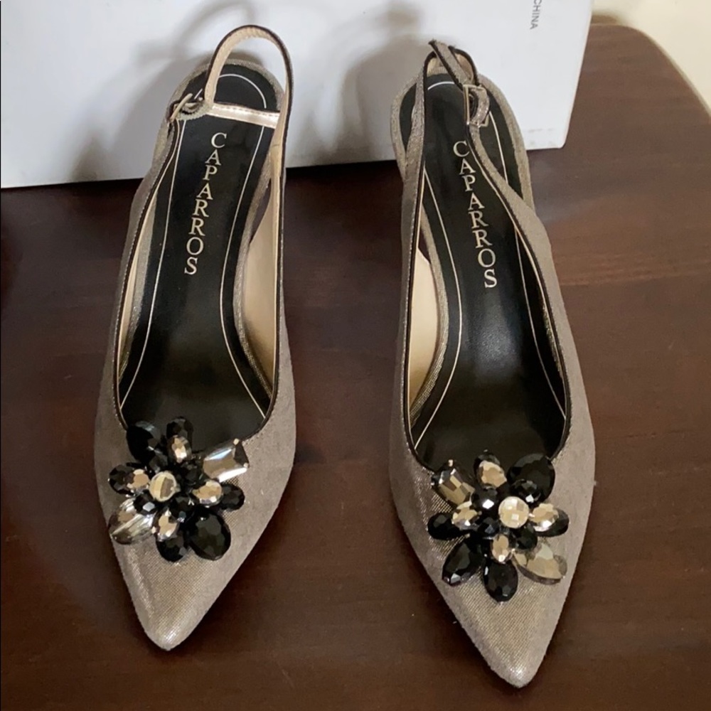 Shoe